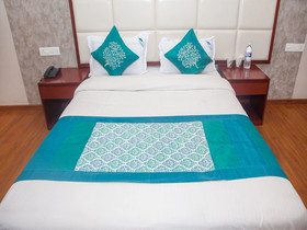 Hillcrest Metro by OYO Rooms