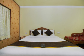 Hotel Gaylord by OYO Rooms
