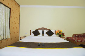 Hotel Gaylord by OYO Rooms