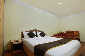 Hotel Gaylord by OYO Rooms