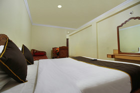 Hotel Gaylord by OYO Rooms