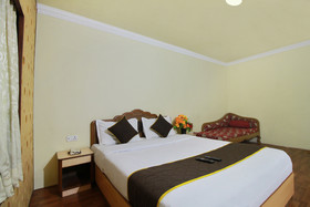 Hotel Gaylord by OYO Rooms
