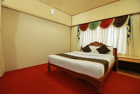 Hotel Gaylord by OYO Rooms