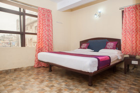 Hotel Nilgiris Inn