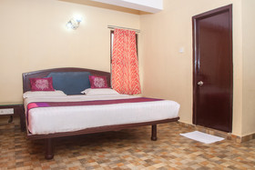 Hotel Nilgiris Inn