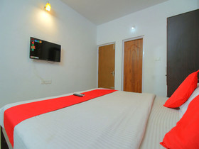 OYO 15478 Lalana Residency