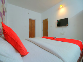 OYO 15478 Lalana Residency