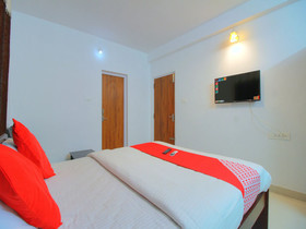 OYO 15478 Lalana Residency