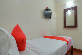 Hotel R.J Inn Outy