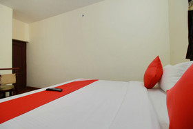 Hotel R.J Inn Outy