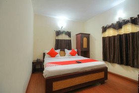 Hotel R.J Inn Outy