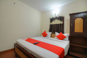 Hotel R.J Inn Outy