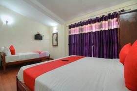 Hotel R.J Inn Outy