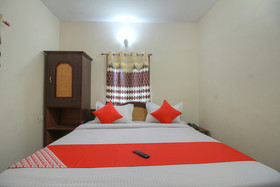 Hotel R.J Inn Outy