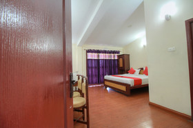 Hotel R.J Inn Outy
