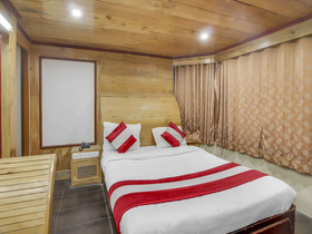 Shiva Shanthi Inn by OYO Rooms