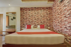 OYO Hotel Sholas Residency