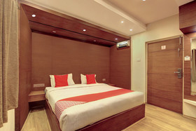 OYO Hotel Sholas Residency
