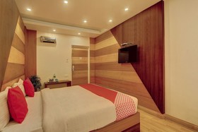 OYO Hotel Sholas Residency