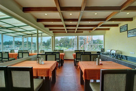 OYO Hotel Sholas Residency