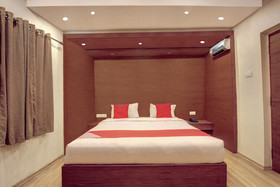 OYO Hotel Sholas Residency