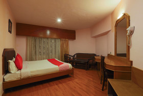 Sun Shine Grand by OYO Rooms