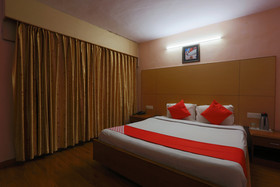 Sun Shine Grand by OYO Rooms