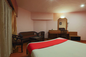 Sun Shine Grand by OYO Rooms