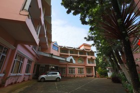 Sun Shine Grand by OYO Rooms