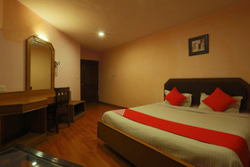 Sun Shine Grand by OYO Rooms