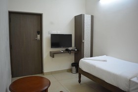Hotel Sownthariyam