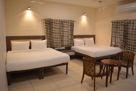 Hotel Sownthariyam