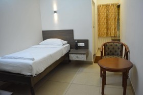 Hotel Sownthariyam