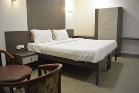 Hotel Sownthariyam