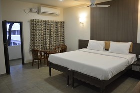 Hotel Sownthariyam