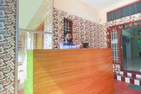 12 Stayz by OYO Rooms