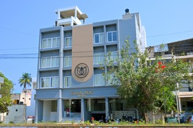 Eden Roc Hotel