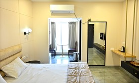 Eden Roc Hotel