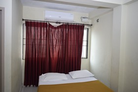 Great Guest House White Town