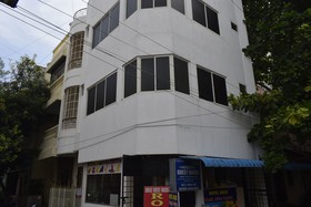Great Guest House White Town