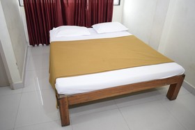 Great Guest House White Town