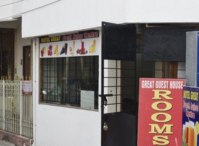 Great Guest House White Town