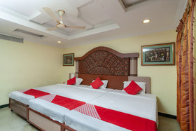 Hotel Auro By OYO Rooms