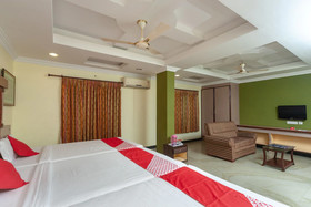 Hotel Auro By OYO Rooms