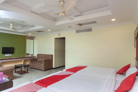 Hotel Auro By OYO Rooms