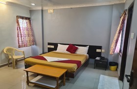 Hotel Nadaradjane Residency