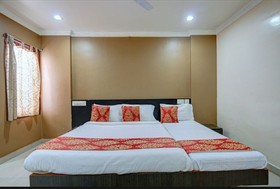 Hotel Nadaradjane Residency