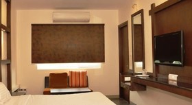 Hotel Tamizh Park
