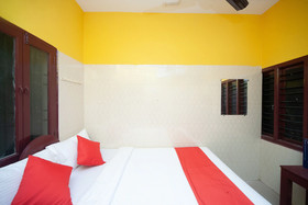 OYO 26460 Varsha Villa