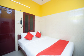 OYO 26460 Varsha Villa